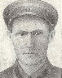 На фото Каюм Хабибрахманович Ахметшин