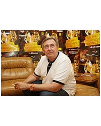 На фото Юрий Стоянов