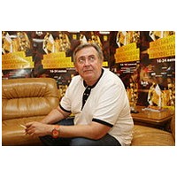 Юрий Стоянов